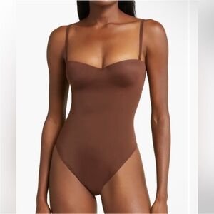 NWT Skims cocoa molded underwire bodysuit
